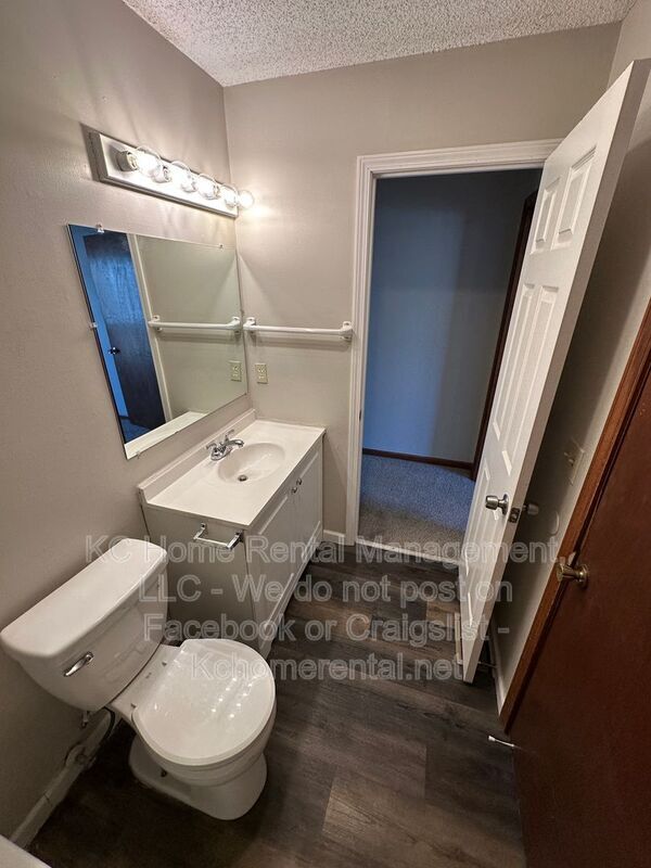 Building Photo - 225 Ottawa St