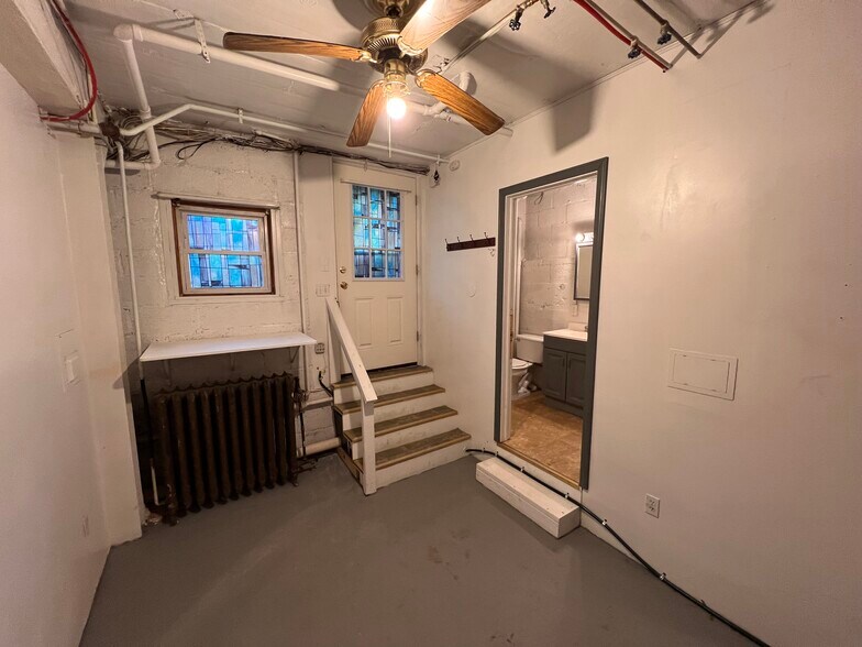 Building Photo - 44 E Bacon St