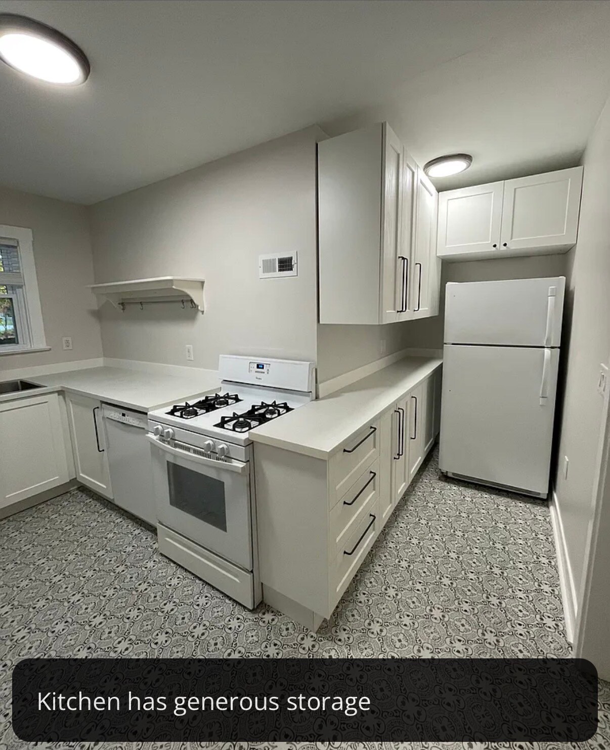 Building Photo - 45 S Grove St