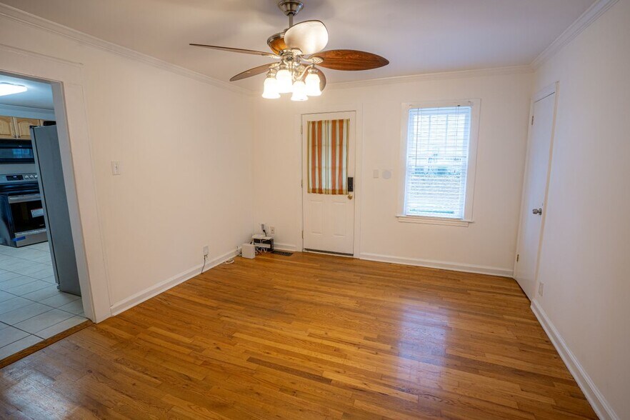 Building Photo - 1015 Avondale Ave SE