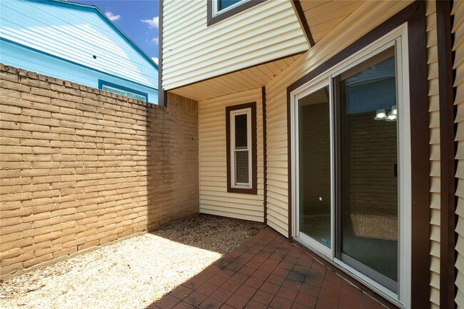 Building Photo - 3706 Echo Grove Ln