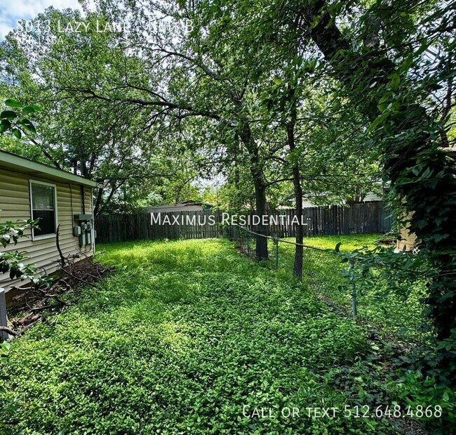 Building Photo - 8013 Lazy Ln