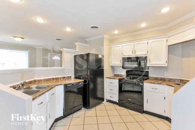 Building Photo - 1412 Vero Dr