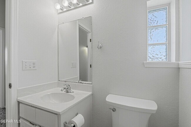 Building Photo - 7239 Desert Jewel Dr