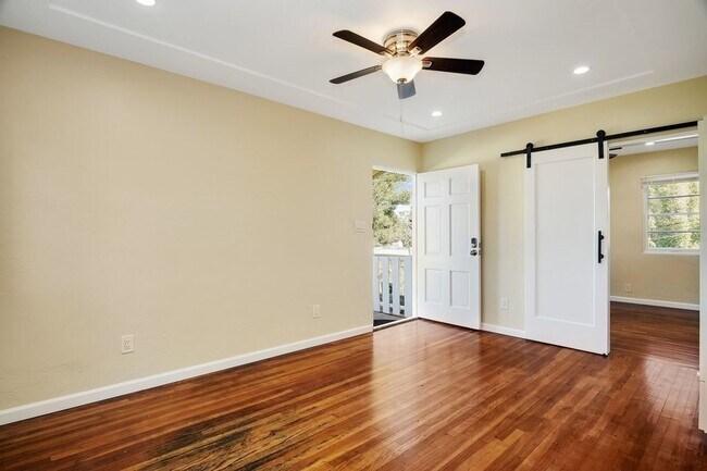 Building Photo - 4415-4419 VAN DYKE AVENUE %