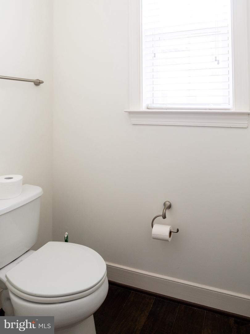 Building Photo - 727 Crown Park Ave