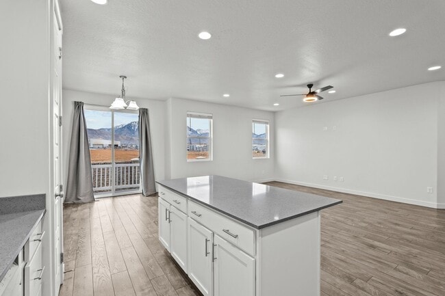 Building Photo - Beautiful 5 Bed / 3 Bath Single-Family Home in Lindon