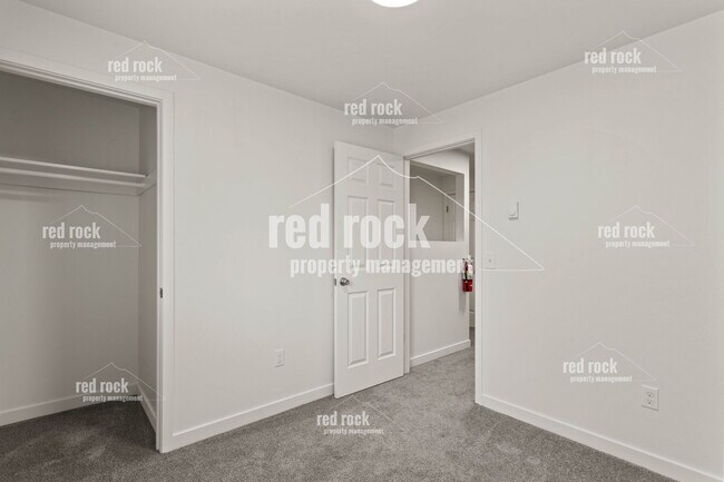 Building Photo - 4209 N Abbey Rd