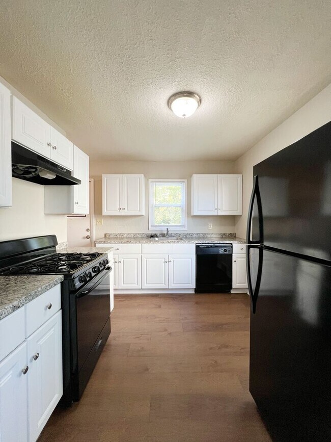 Building Photo - Charlotte St