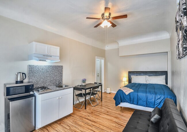 Building Photo - 727 S Alvarado St
