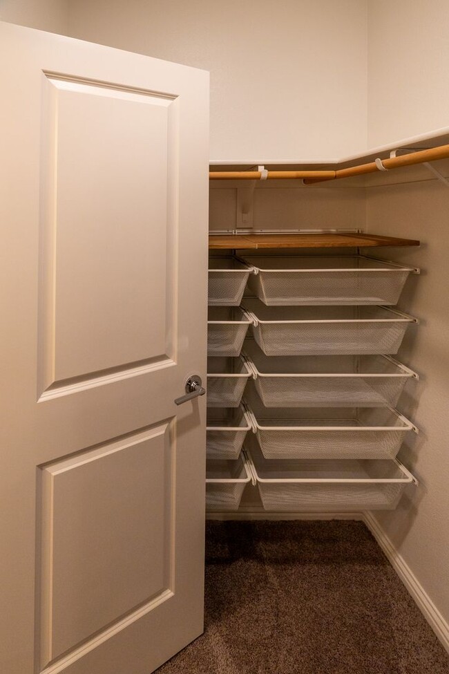 Building Photo - Modern 3-Story Townhome with 3 Bedrooms & 3 Baths – Prime North San Jose Location