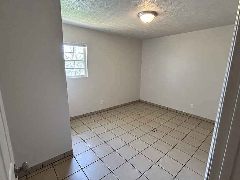 Building Photo - 2420 Webster Ct