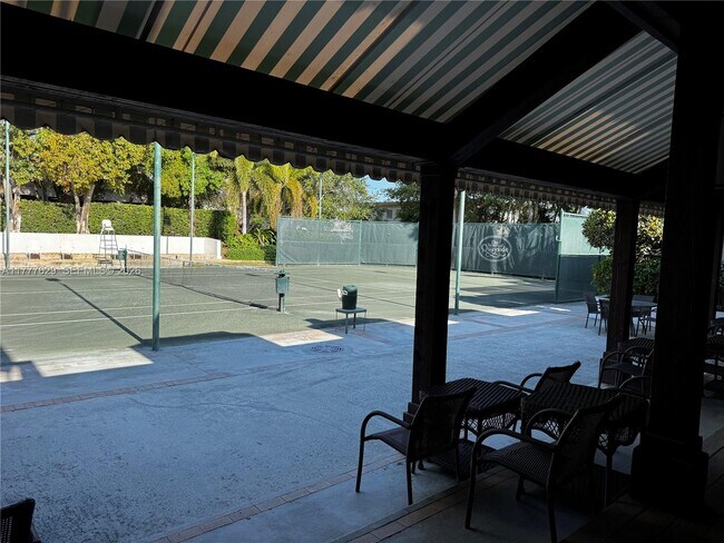 Building Photo - 2000 Towerside Terrace