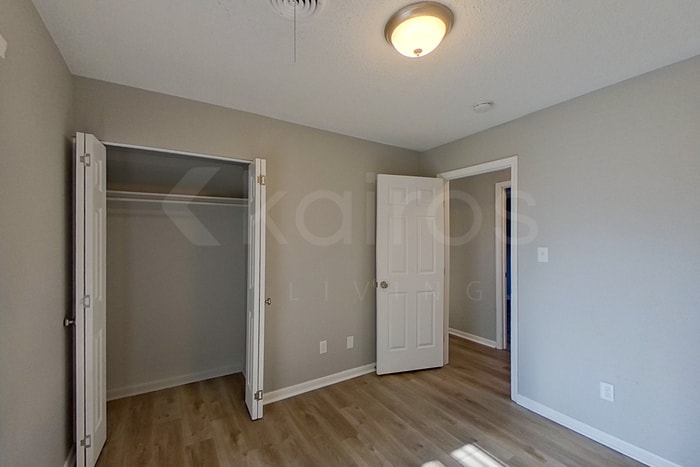 Building Photo - 3400 Teckla Blvd
