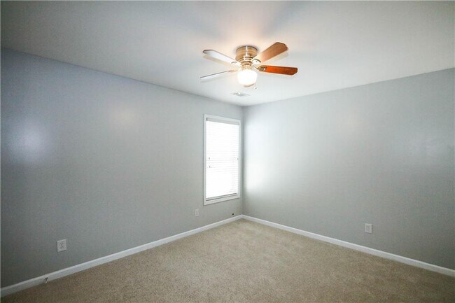 Building Photo - 2158 Staunton Dr