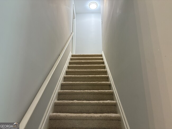 Building Photo - 3755 Ridgeside Ct