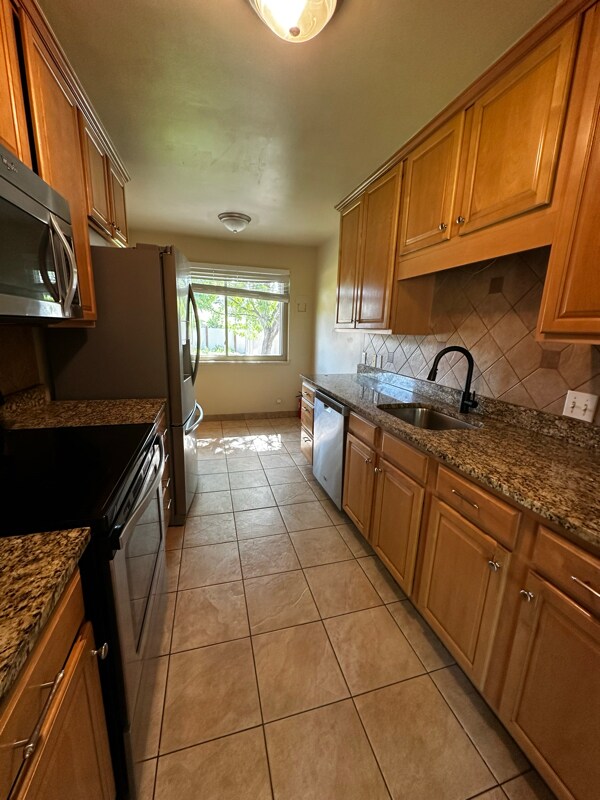 Building Photo - 2310 Kenton St