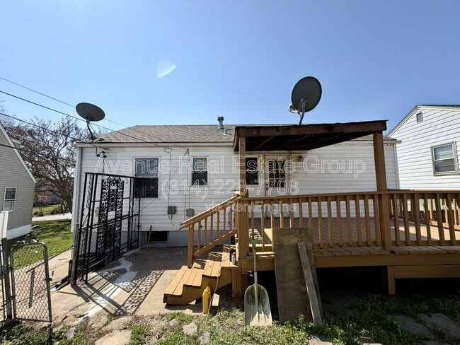 Building Photo - 9905 Iveland Dr