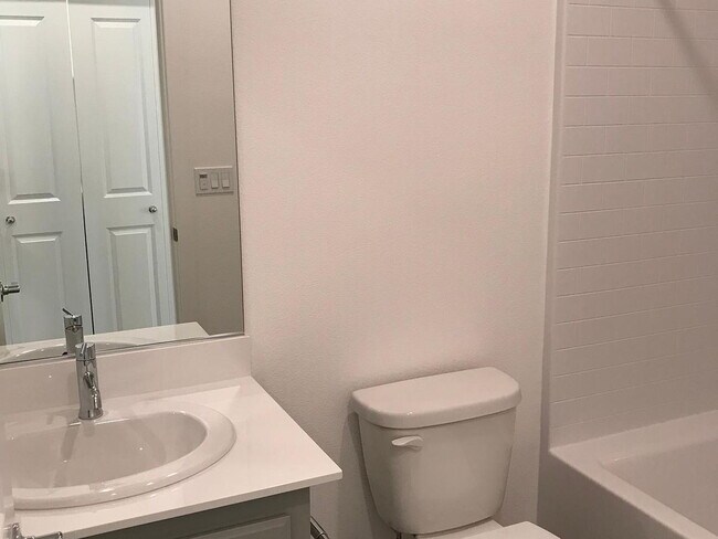 Building Photo - 3-Bedroom Gem with 2 Baths and 1,748 Sq Ft of Comfort in Dublin, CA!"