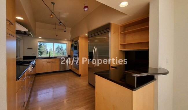 Building Photo - FOUR STORY - 5BD I 3BA - NW Contemporary H...