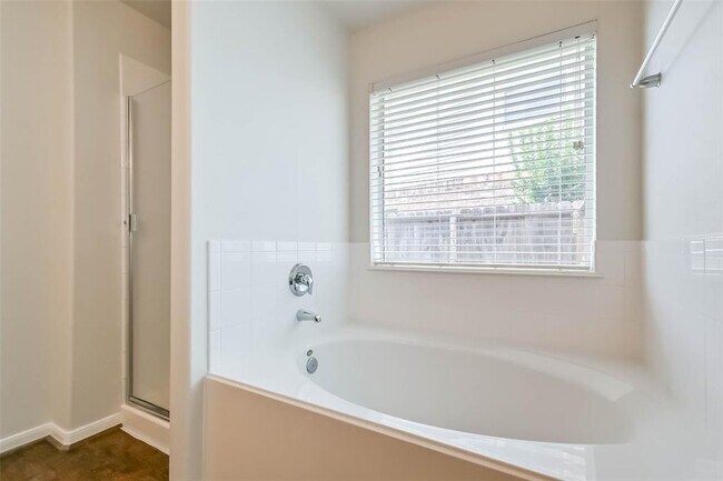 Building Photo - 3306 Barnes Ln