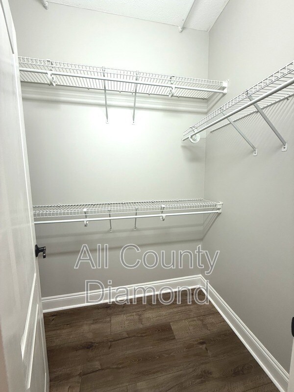 Building Photo - 12207 Lyndell Plantation Dr