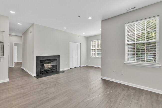 Building Photo - 606 Rolling Hill Walk