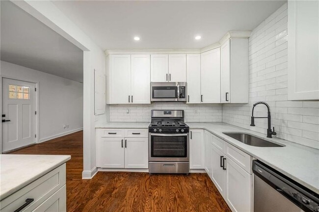 Building Photo - 1774 Laurelwood Dr SW