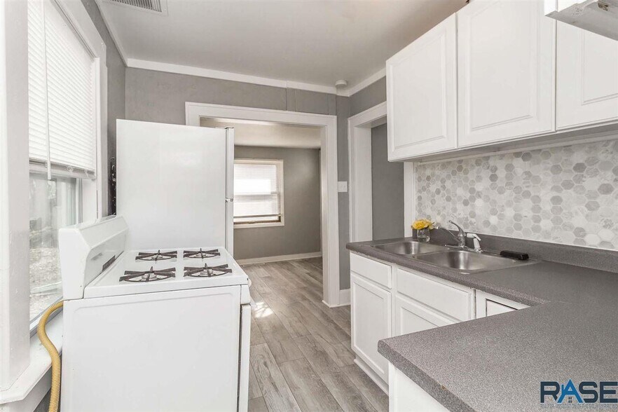 Kitchen - 926 N Walts Ave