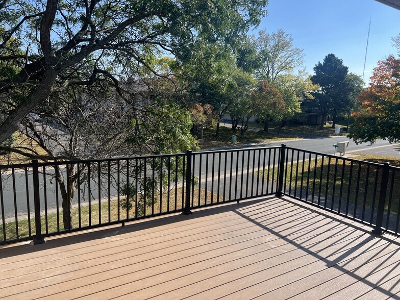 Building Photo - 4173 Sylvia Ln S