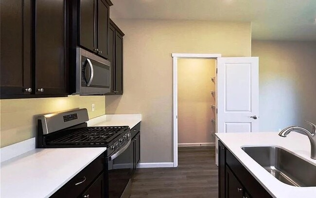 Building Photo - 4511 Sand Dollar Dr