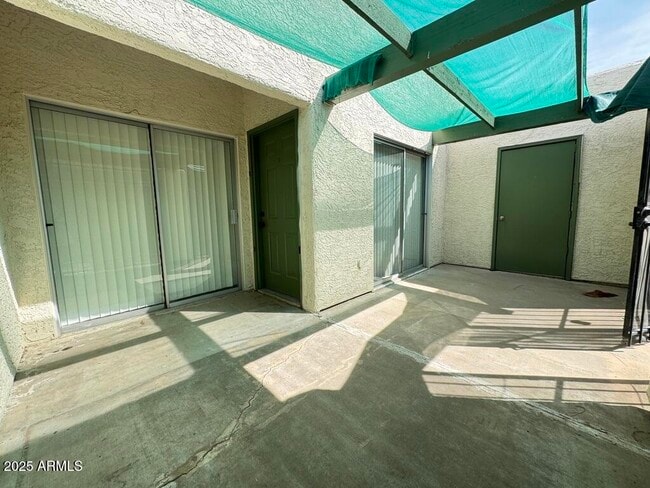 Building Photo - 546 S Allred Dr