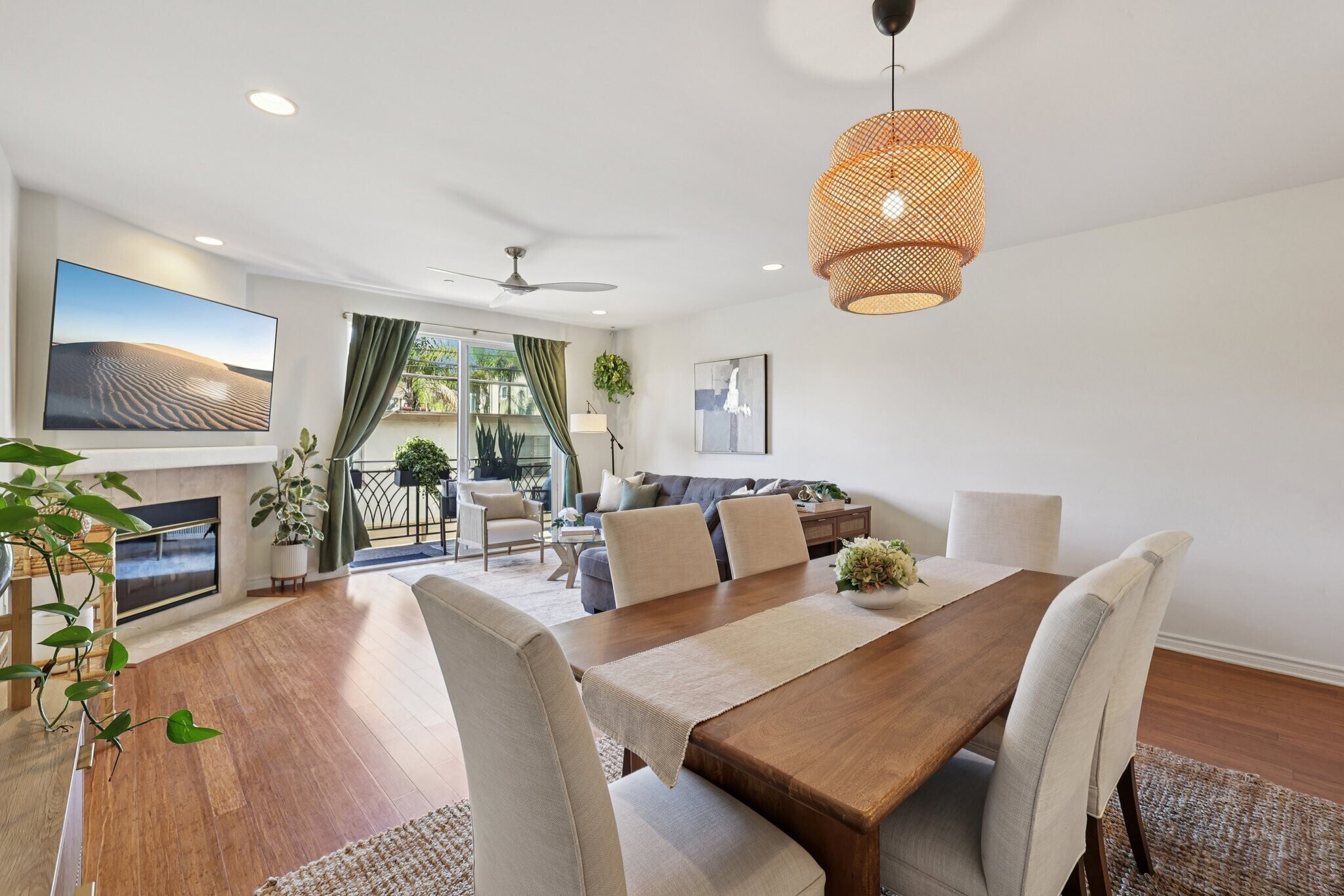 Building Photo - 3990 Centre St