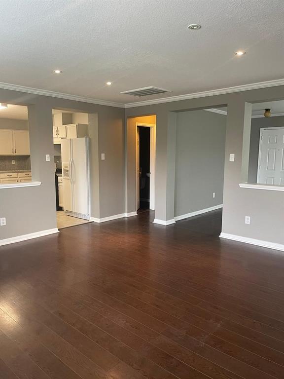 Building Photo - 5615 W Harrow Dr