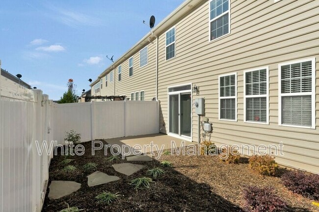 Building Photo - 12352 Red Rust Ln