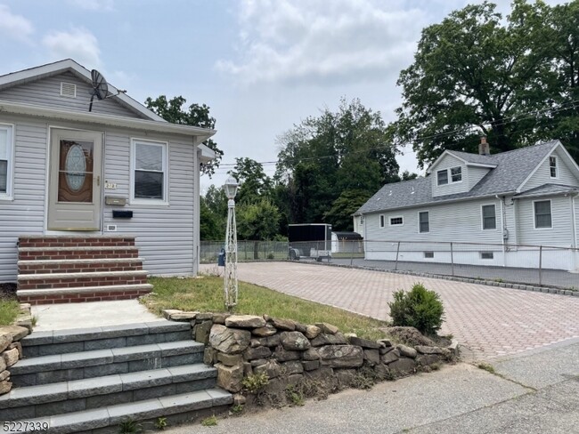 Building Photo - 22 Pequannock Ave