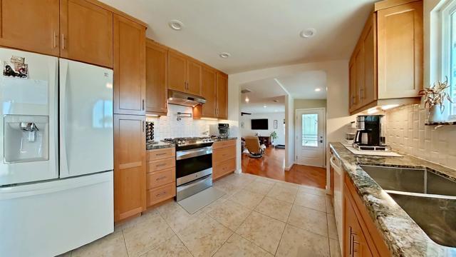 Building Photo - 1150 Marine View Dr