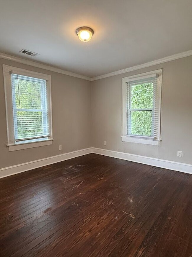Building Photo - 3 Bed 1 bath in Atlanta!