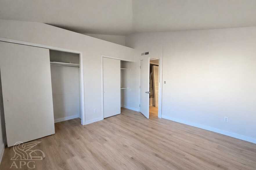 Building Photo - 1070 Acapulco Ct