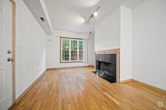 Building Photo - 3 bedroom in Chicago IL 60642