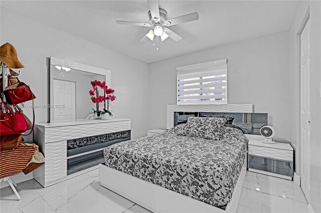 Building Photo - 15822 SW 140th St