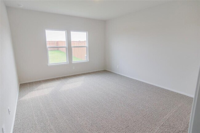 Building Photo - 361 Sandringham Lp