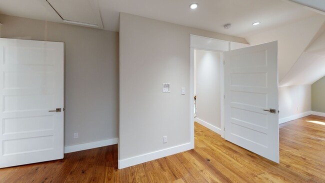 Building Photo - 215 16th St