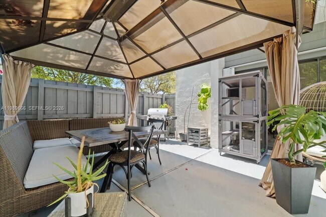 Building Photo - 3627 Cocoplum Cir