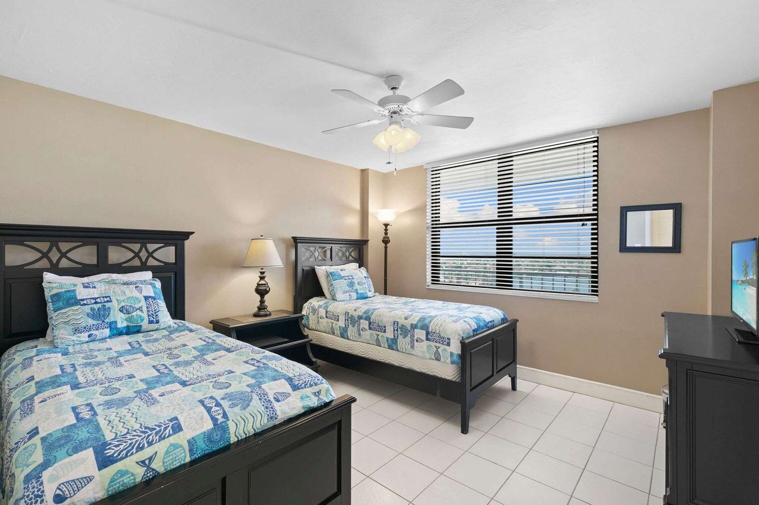 Building Photo - 440 Seaview Ct