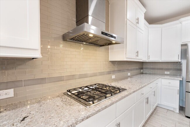 Building Photo - 2614 Orleans Way