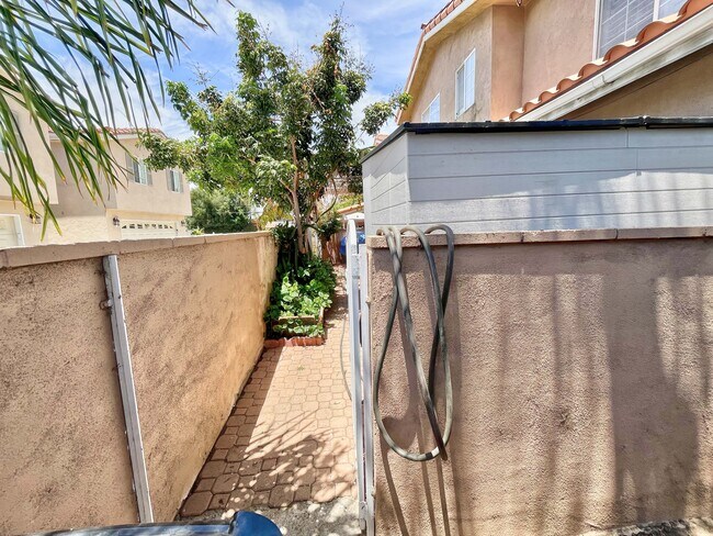 Building Photo - 3736 Puente Ave