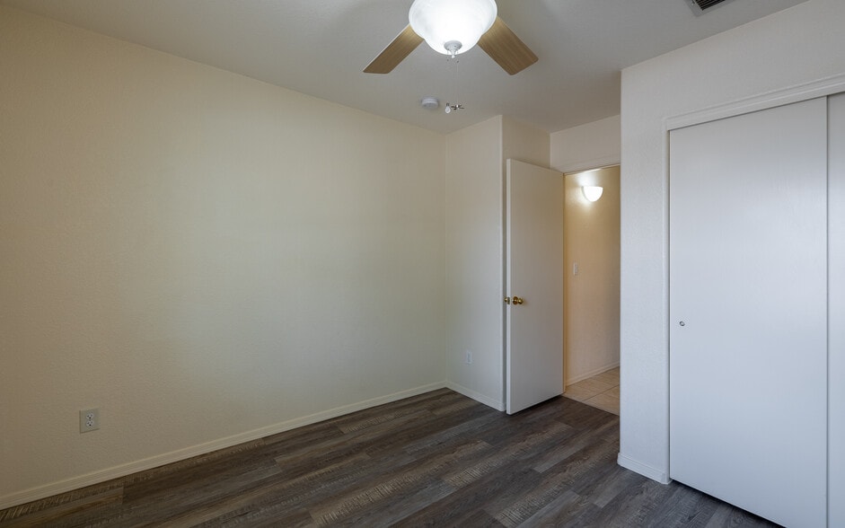 Bedroom 3 - 10397 E Rose Hill St