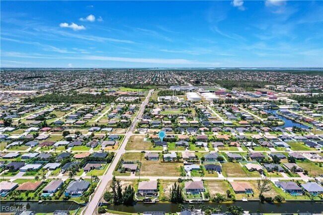 Building Photo - 2004 SW 30th St