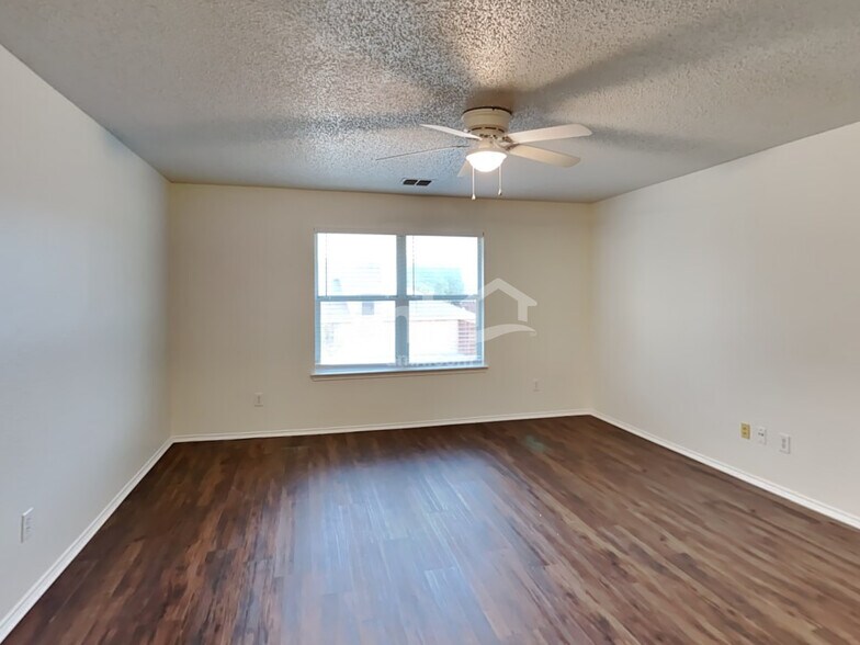 Building Photo - 2863 Deer Ridge Dr